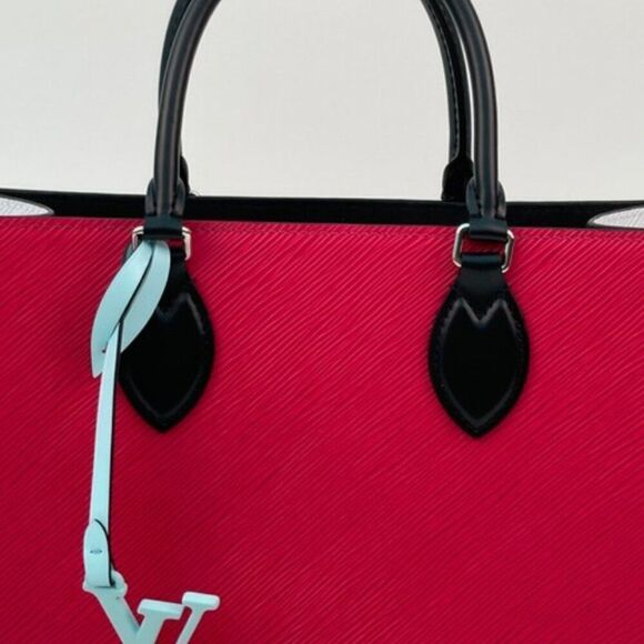 Louis Vuitton Epi Onthego MM in Grenade White Tote Shoulder Handbag - Picture 3 of 13